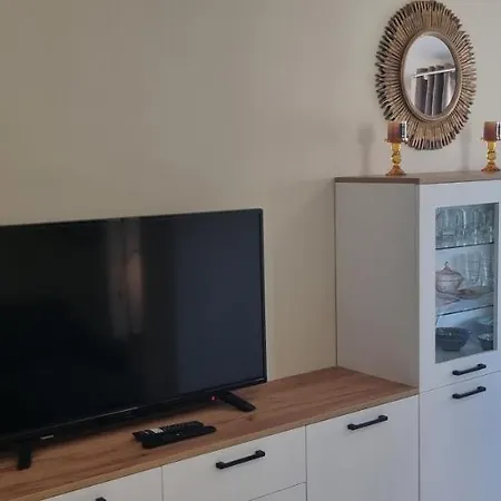 Sky Apartment: Beachside Retreat Near Old Town Apartment *