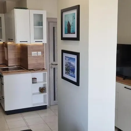 Apartment Sky Apartment: Beachside Retreat Near Old Town *