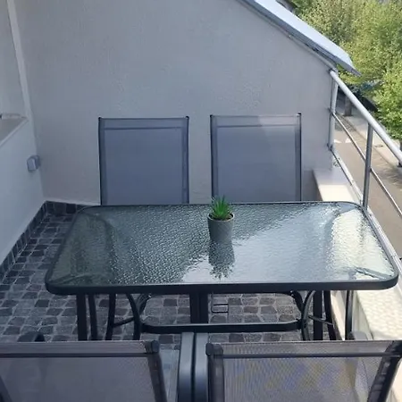 Sky Apartment: Beachside Retreat Near Old Town