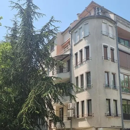 Sky Apartment: Beachside Retreat Near Old Town *